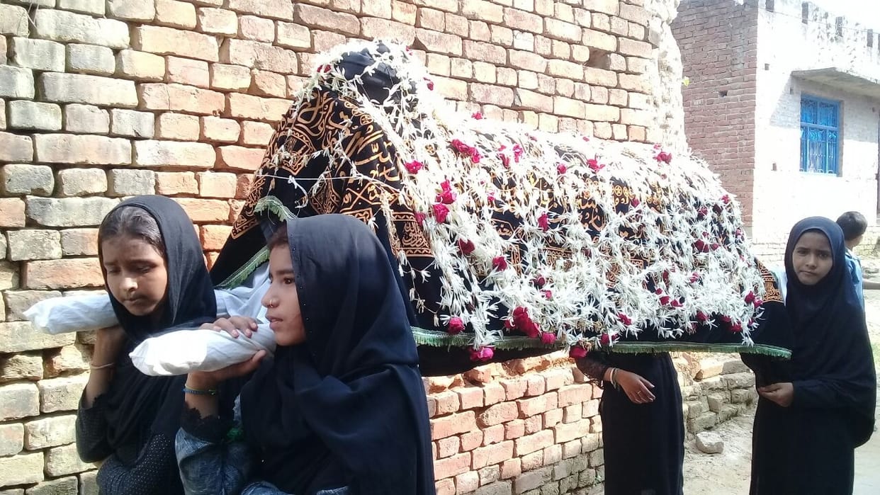 38/5000 ya alee, ya maula kee sadaon se goonjee phija Or Ali, or Maula's evergreen fujiya