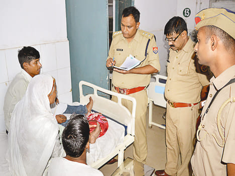 5 cops were line hajir in attacking case
