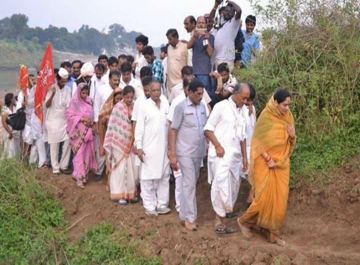 Congress leader Digvijay Singh started six month journey Narmada Parikrama with wife Amrita Rai