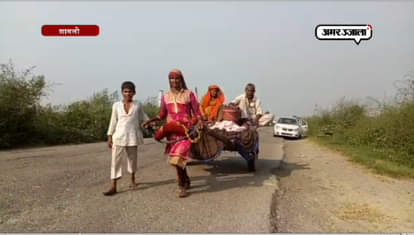 A family pulling Horse Buggy from Haridwar to Shamli 