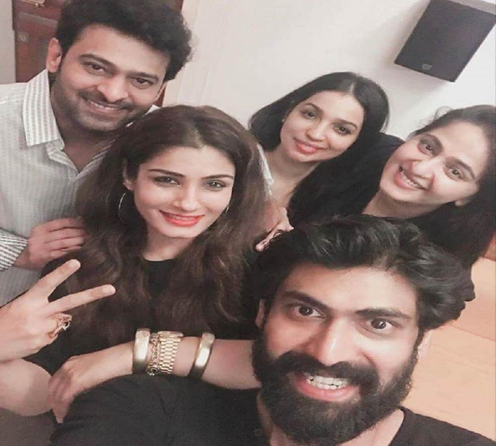 raveen tondon shares a pic on instagaram with bahubali staracast