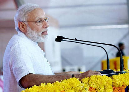 Gandhi, Modi or governments not clean india - PM Modi