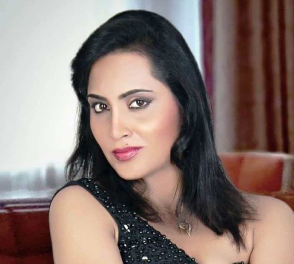 Arshi Khan has over 10 CRIMINAL cases against her and get married 50 year old man