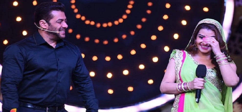 bigg boss season 11 premiere live update, dancer Sapna Chaudhary makes grand entry in house