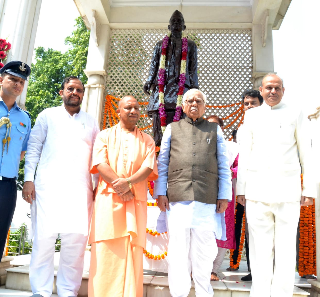 the government will help in the startup, says cm yogi