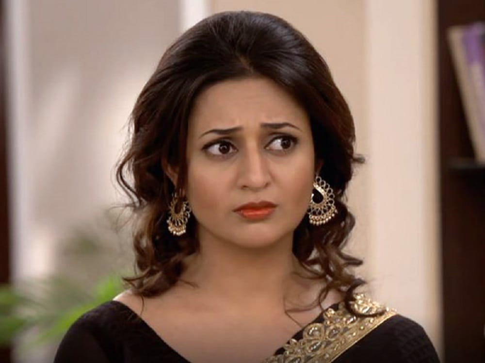 divyanka tripathi got angry on twitter over the jet airline management for her luggage