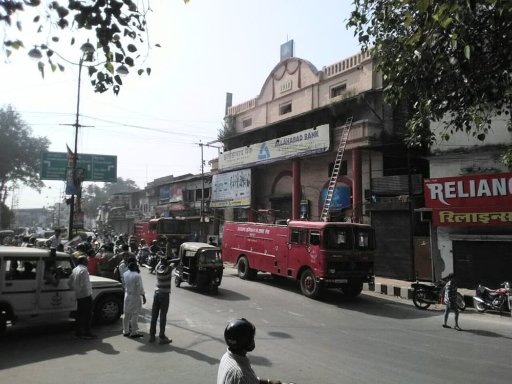 Fire in allahabad bank dehradun ghantaghar