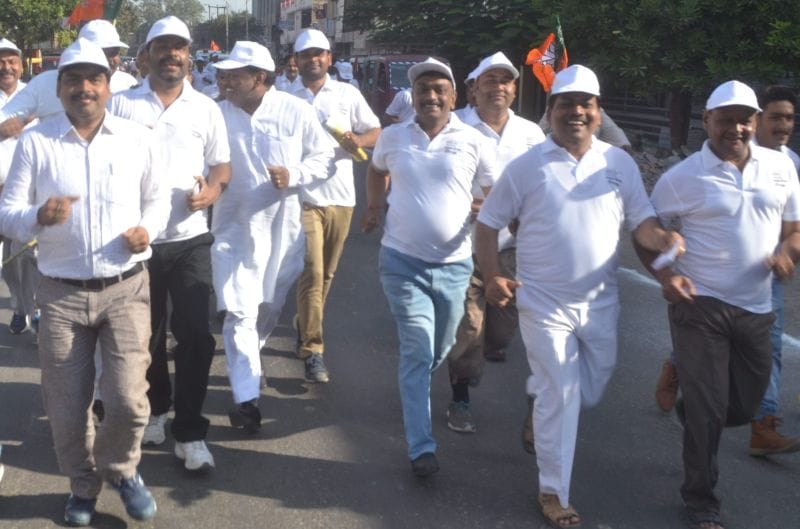 स्वच्छता की अलख जगाने के लिए दौड़ा शहर