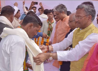 Trivendra singh rawat statement for congress and samajwadi party