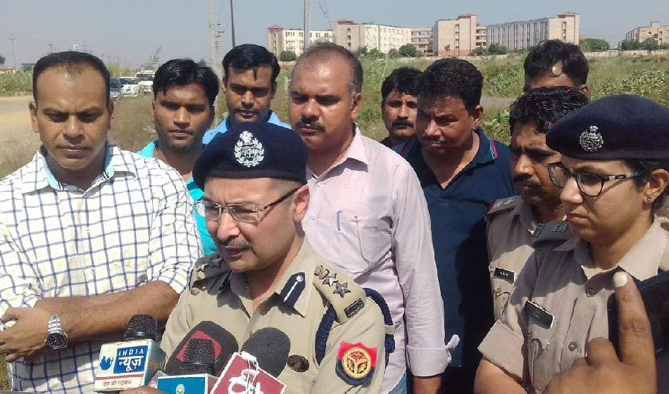 in Greater Noida encounter two crooks injured