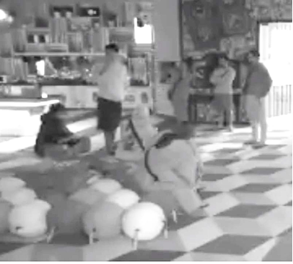 shilpa shinde and vikas gupta fight first day in bigg boss 11