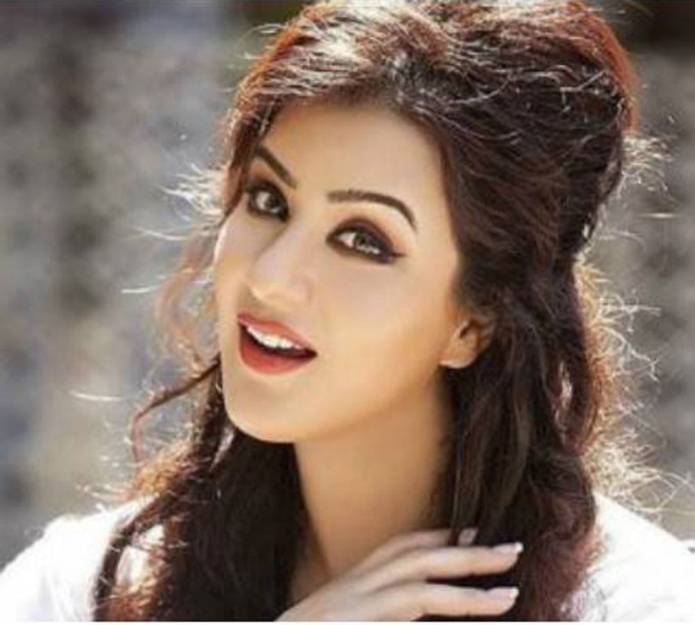 shilpa shinde and vikas gupta fight first day in bigg boss 11