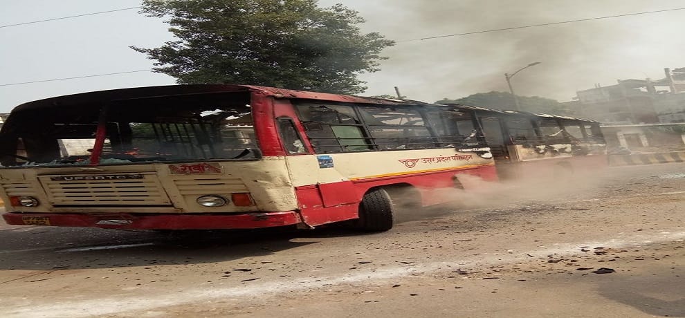 Violence In Allahabad, Buses and hospital On Fire After BSP Leader Rajesh Yadav Killing