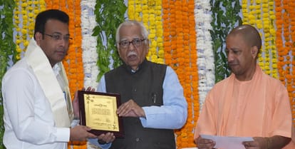 CM Yogi honored these officers, will be defecate by 2019