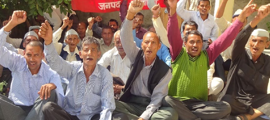 PTC workers of the water institution procession in the city