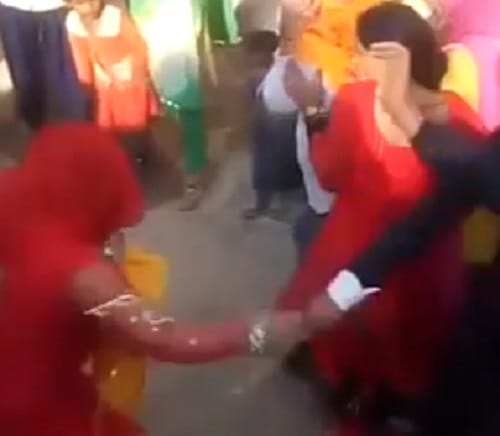 viral video bride beat groom on road 