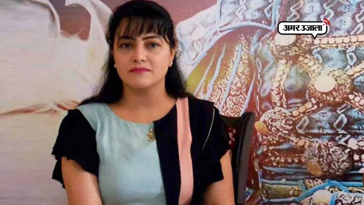 Fight over honeypreet between two inmates in Sagar jail