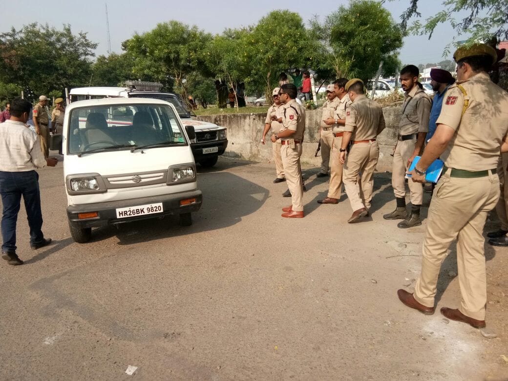 two Masked robbers robbed 25 lakhs of bank staff