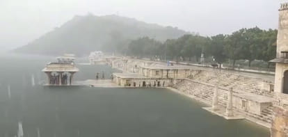 this lake will be overlaid with 1 kilometer long stole 