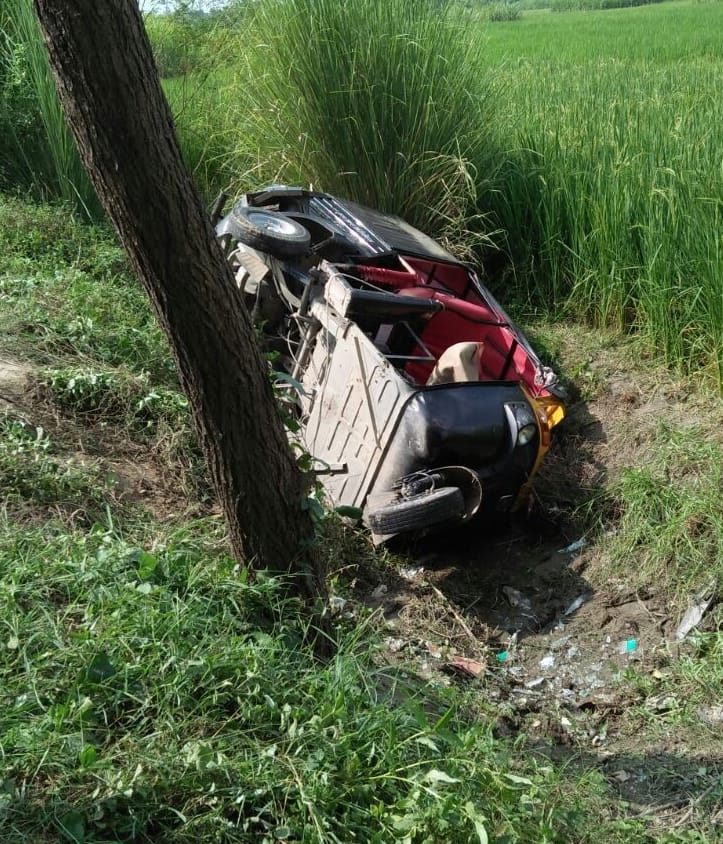 Uncontrolled roadways bus collided with auto
