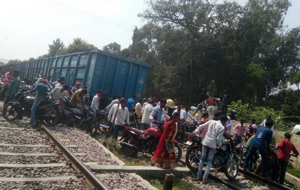इंजन फेल चार घंटे लगा जाम