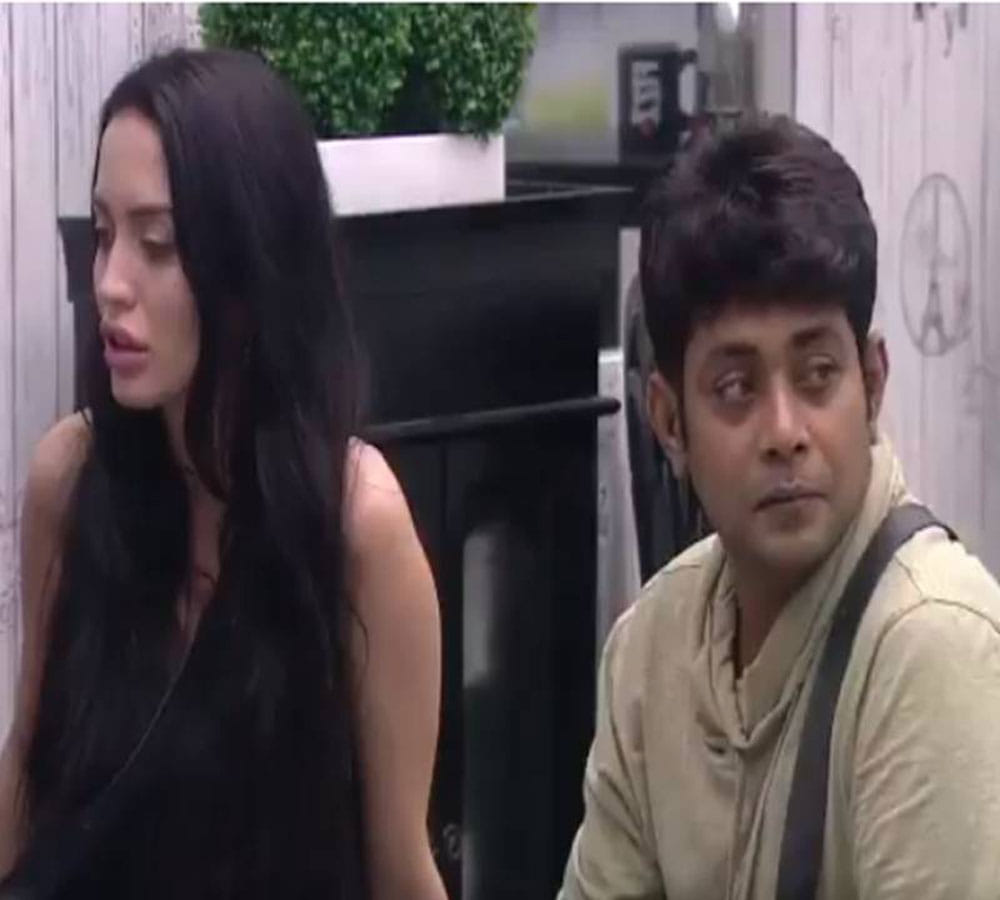 bigg boss 11 first week nomination hina khan safe
