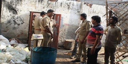 In the closed house, got the mini kamela, meat Recovered