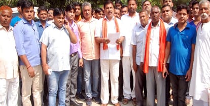 A ruckus on immersion, nokjhonk with officials