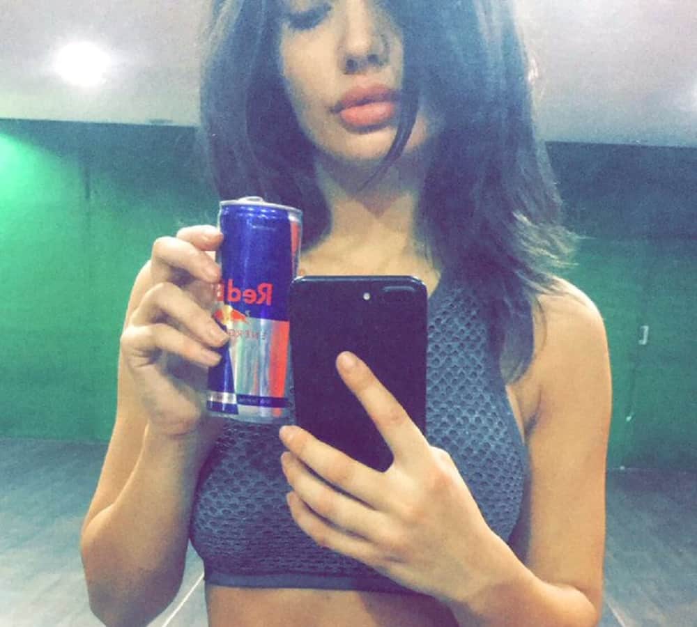 Amy Jackson will dance as robot with Rajinikanth film 2.0   