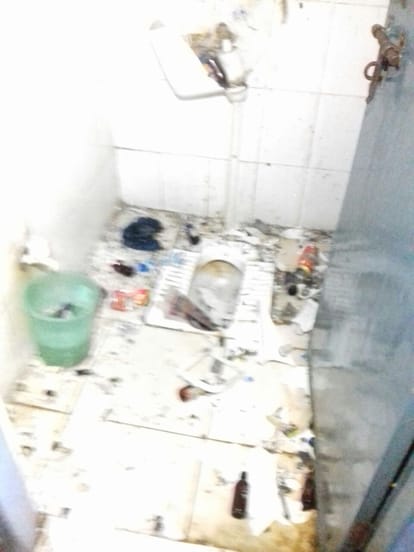 bomb blast in lucknow civil court
