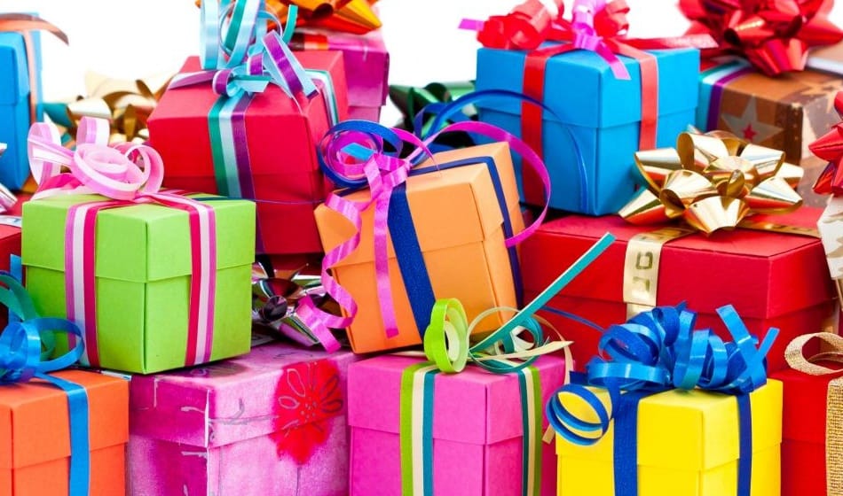 gift trading on diwali will cross 1500 crore rupee, cars, diamond set tops the chart