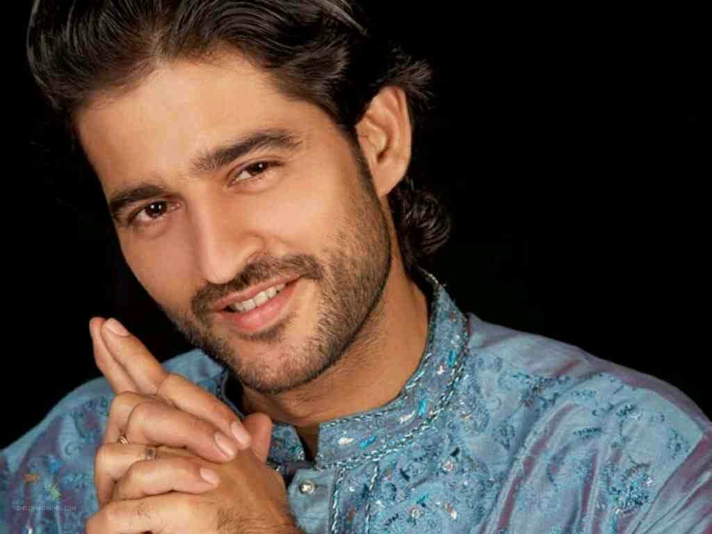 hiten tejwani birthday special know his love story with gauri pradhan