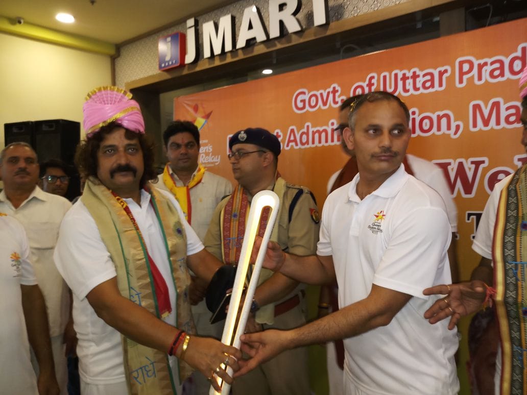 queens baton relay reached agra via mathura