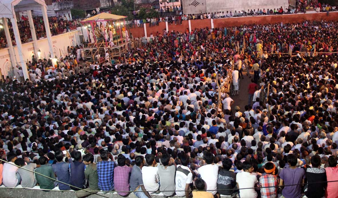 see the photos of ranagar ram leela arti