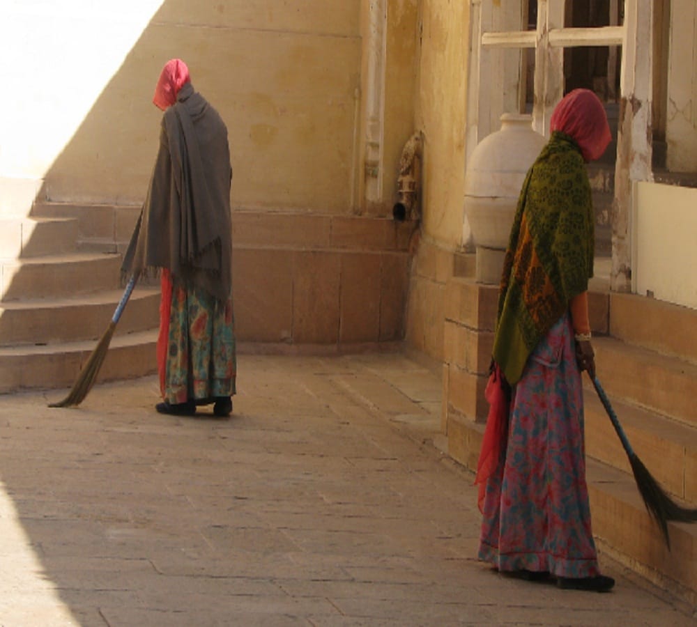 Pakistani woman sweeps floor on wheels video viral on internet 