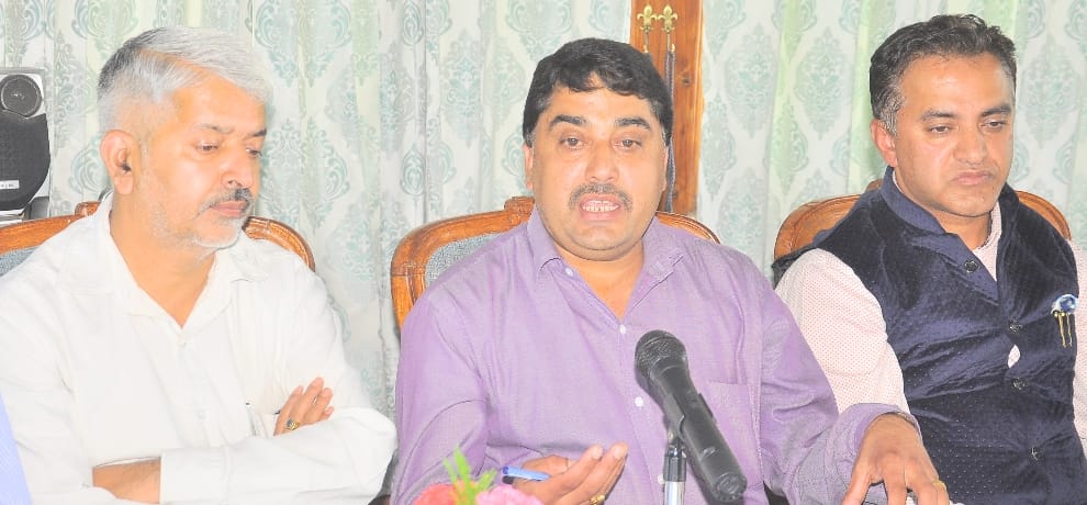 employees union of himachal raised voice against hp govt