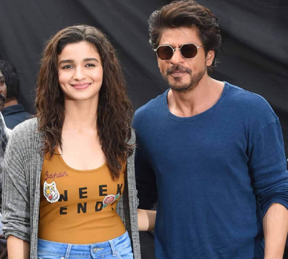 deepika has role in Aanad l rai upcoming movie with shahrukh khan 