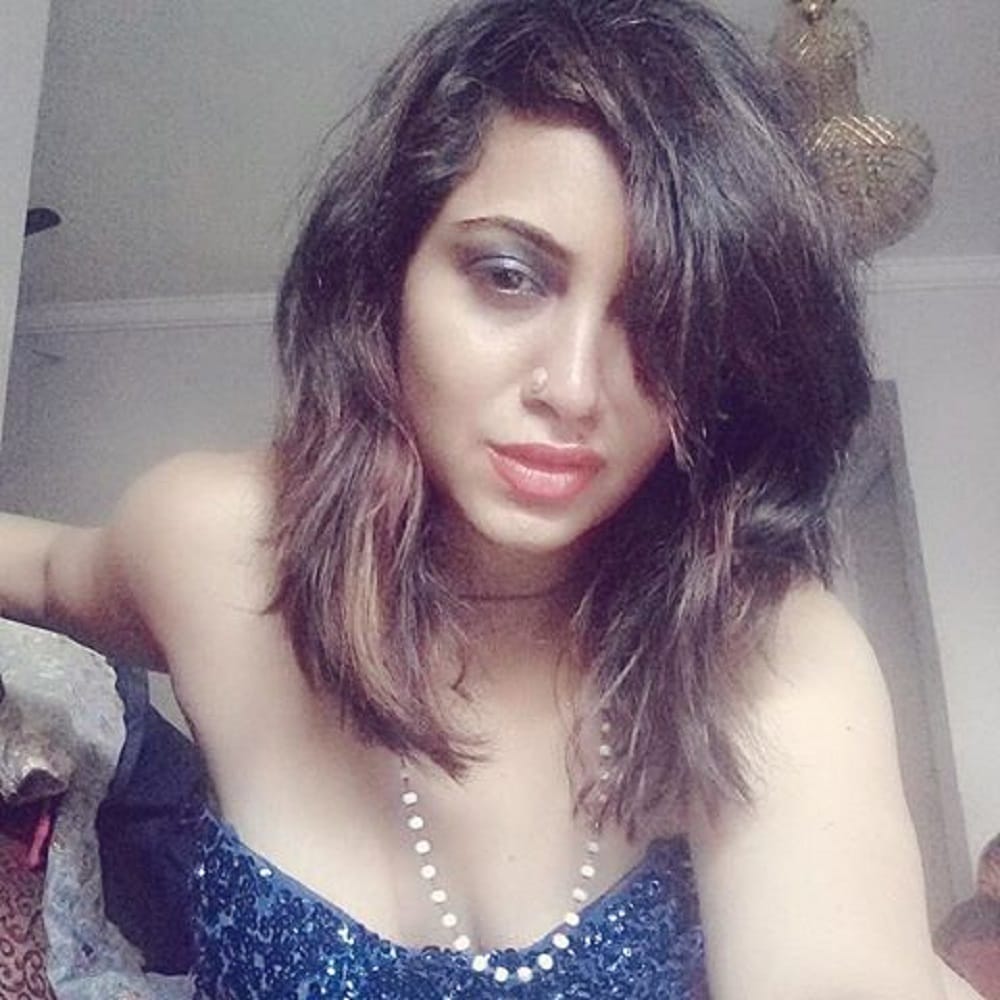 Arshi Khan Bigg Boss 11 Contestant Reveals How radhe maa Used Crime Branch To Take Revenge 