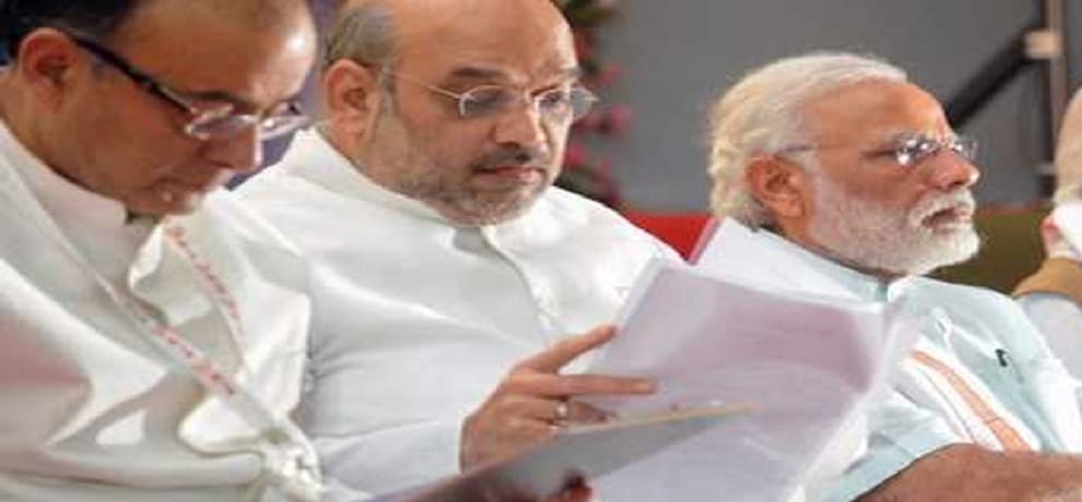 PM Modi meets arun jaitley and Amit shah on criticism over slow economy