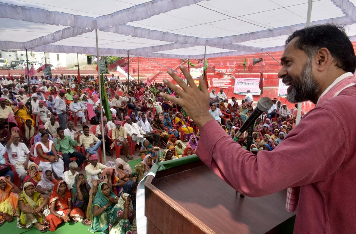 kisan mukti yatra arrived varanasi