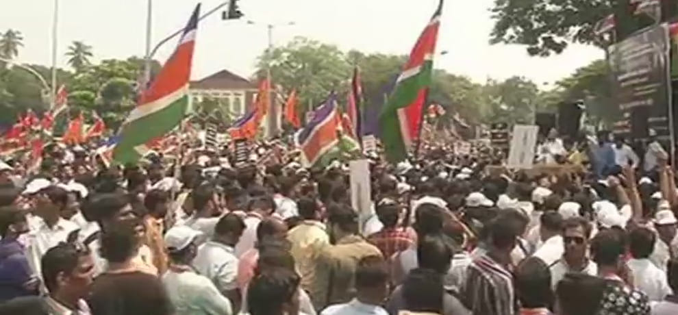 Maharashtra : MNS in Pune demands written assurance from maulavis about not using loudspeakers for azaan