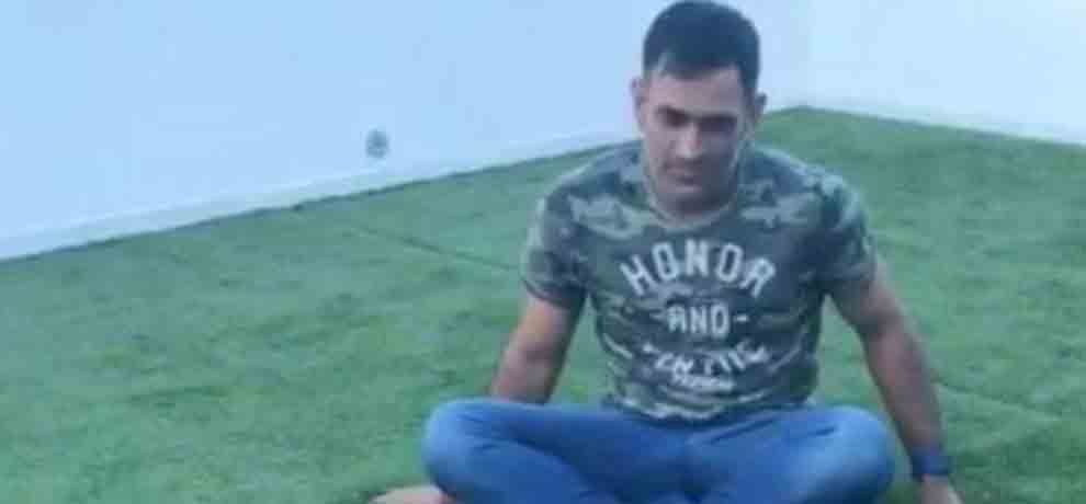sakshi dhoni shares a video of ms dhoni playing with his dog on instagram
