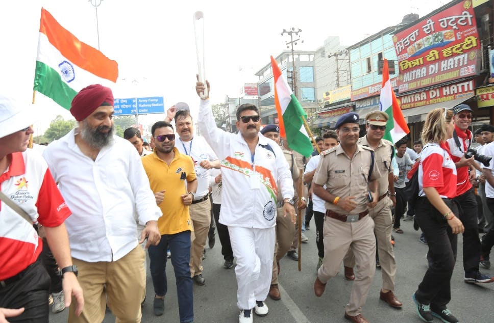 Queens baton relay huge welcome in kumaon uttarakhand