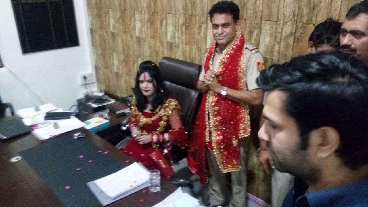 inspector who arrested ashubhai guruji was once send to civil lines for radhe maa dispute