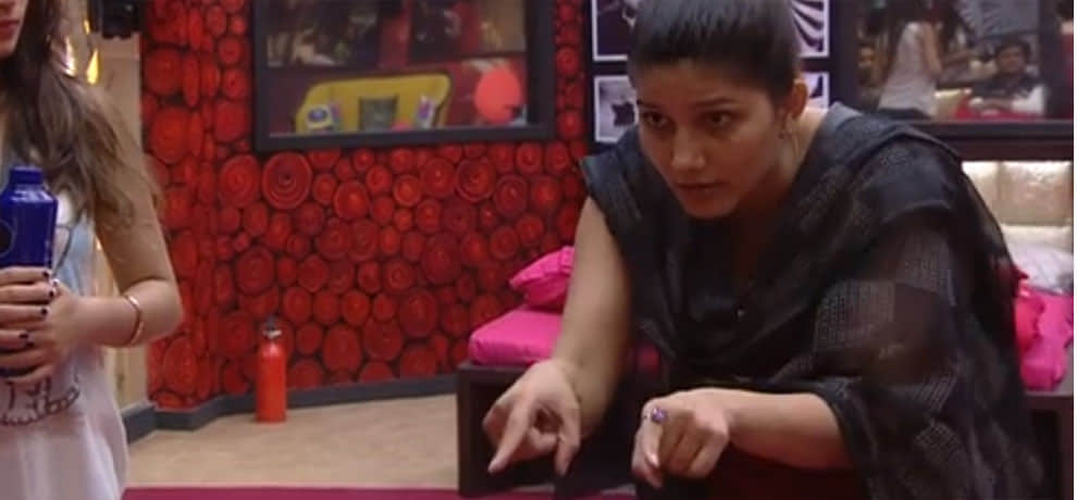 bigg boss 11 sapna choudhary failed in first luxury budget task