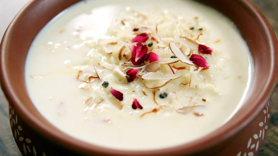 Last lunar eclipse of the year: Do not keep kheer in moonlight today, know when will be the Sutak period.