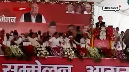 Who said, 'Akhilesh best wishes and blessings from heart'