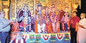 Viraje Ram on the throne between the cheers