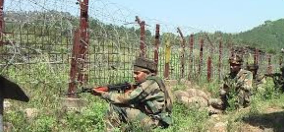 Pak army violates ceasefire in poonch sector at kashmir