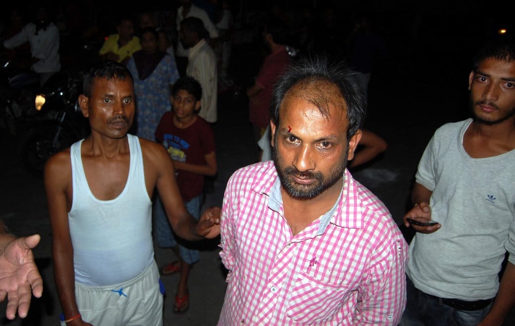 Miscreants attack on saloon and dairy shop in haridwar